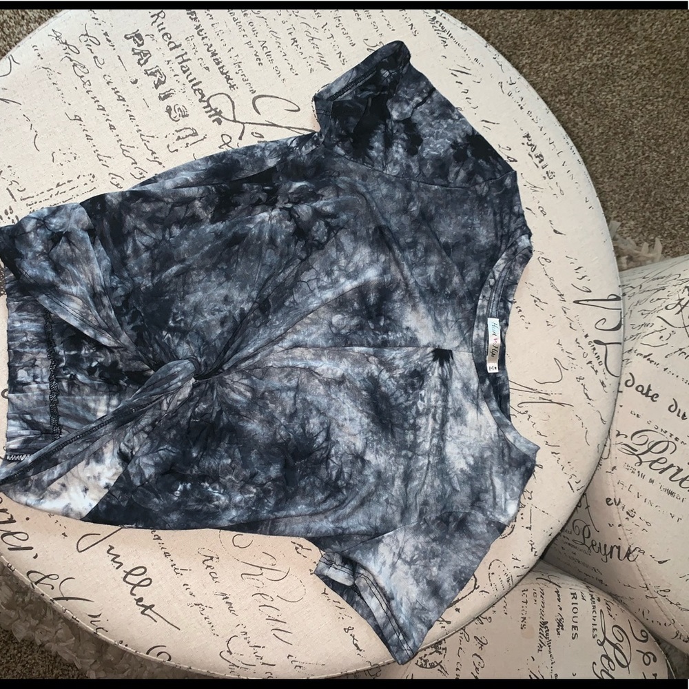 marble crop top (I TAKE CASHAPP)
